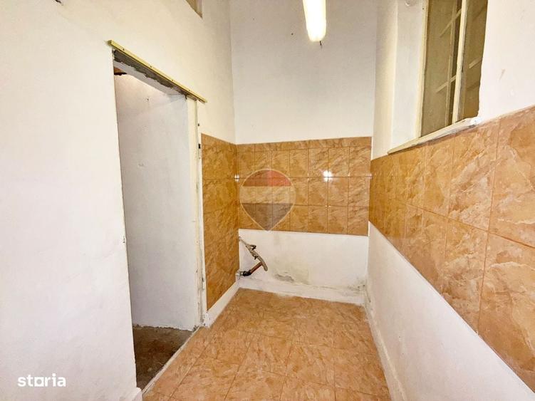 Apartament cu 2 camere semidecomandat în Drăgășani