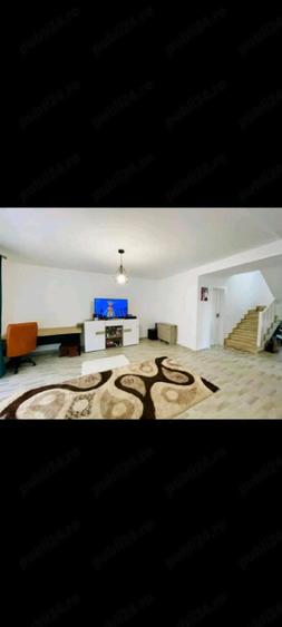 Casă cu 3 camere cu Teren 250 Mp în Central