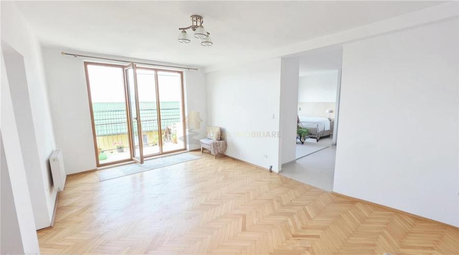 Apartament cu 3 camere semidecomandat, mobilat în Andrei Mureșanu