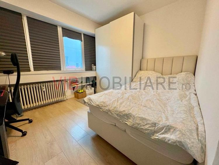 Apartament cu 3 camere semidecomandat în 1 Mai
