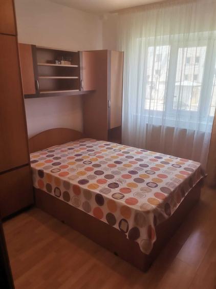 Apartament cu 2 camere decomandat în 5 Călărasi