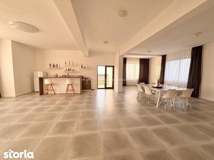 Casă cu 6 camere cu Teren 2310 Mp în Sânmartin