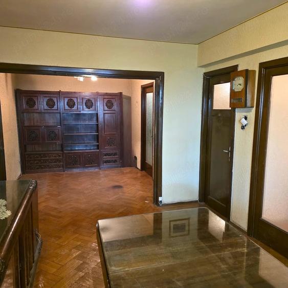 Apartament cu 2 camere decomandat în Sala Palatului