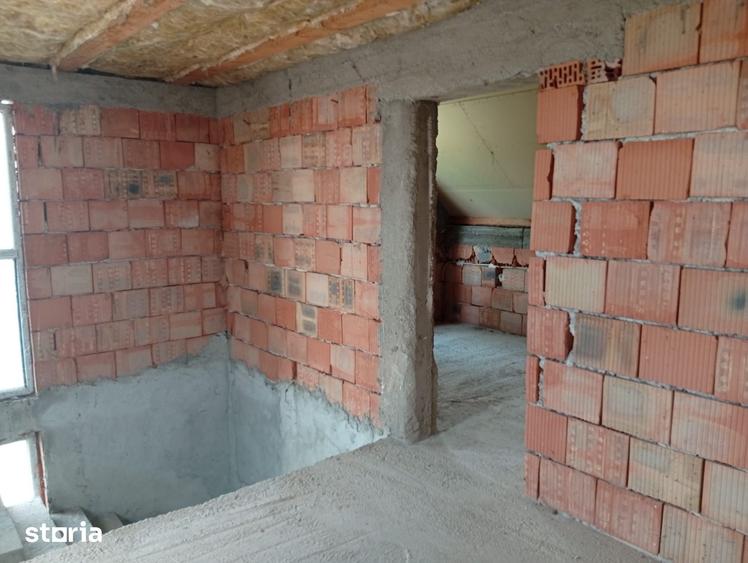 Casă cu 7 camere cu Teren 4500 Mp în Iratoșu