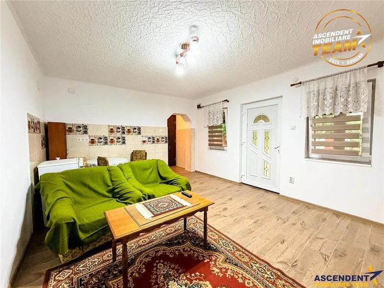 Casă cu 1 camere cu Teren 1315 Mp în Cernat