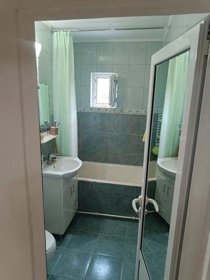 Apartament cu 3 camere decomandat în Micro 39