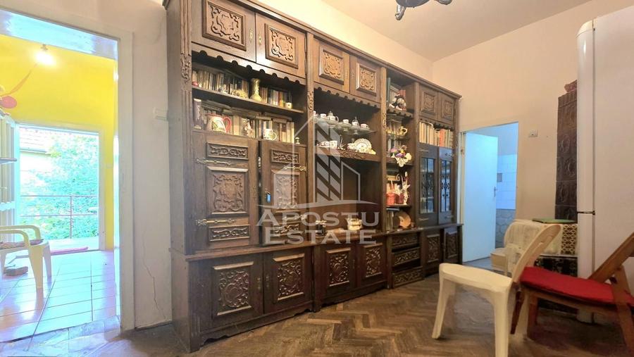 Casă individuală cu 3 camere cu Canalizare în Pârneava