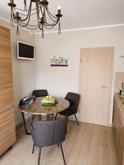 Apartament cu 4 camere în Victoriei