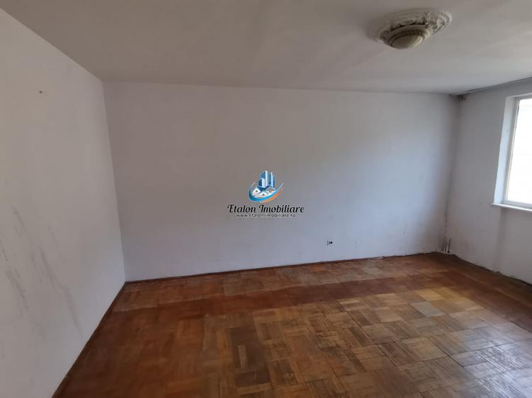 Apartament cu 2 camere decomandat în Mărăței