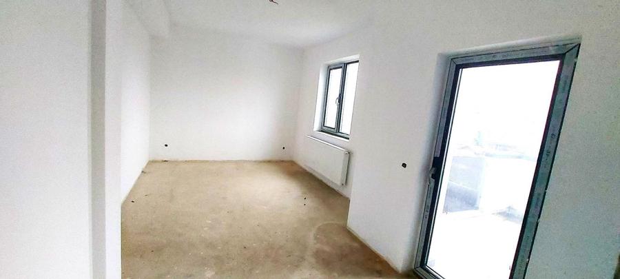 Duplex cu 5 camere cu Canalizare în Central