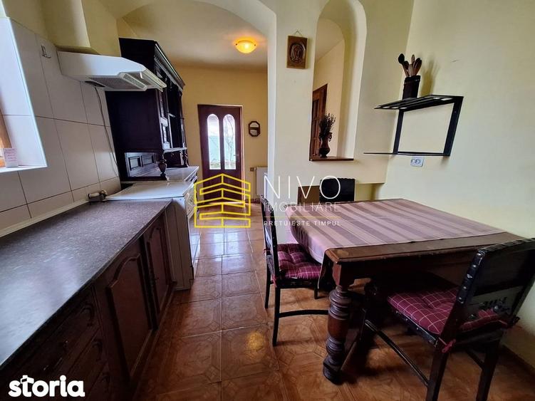 Casă cu 3 camere decomandat cu Canalizare în Central