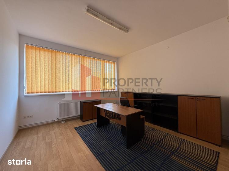 Spațiu comercial, de 330 mp, în Tractorul