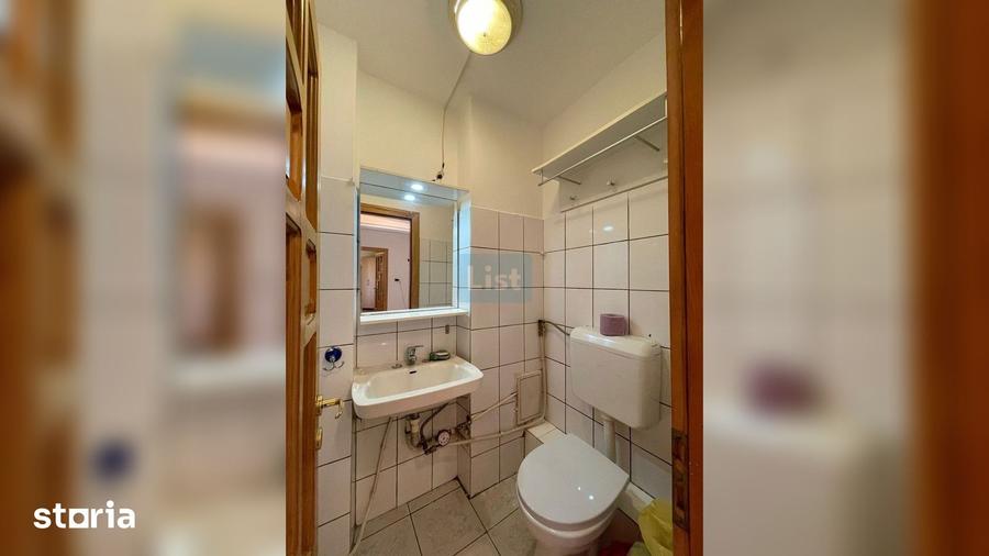 Apartament cu 3 camere semidecomandat în Micro III