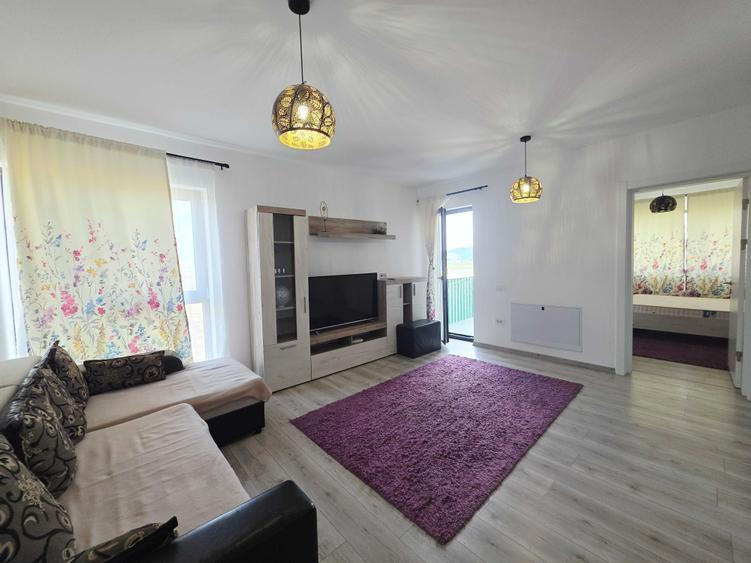 Apartament cu 2 camere semidecomandat în Cristian