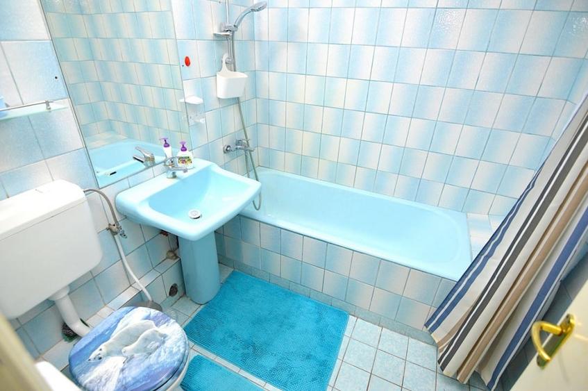 Apartament cu 3 camere decomandat, mobilat în Unirii
