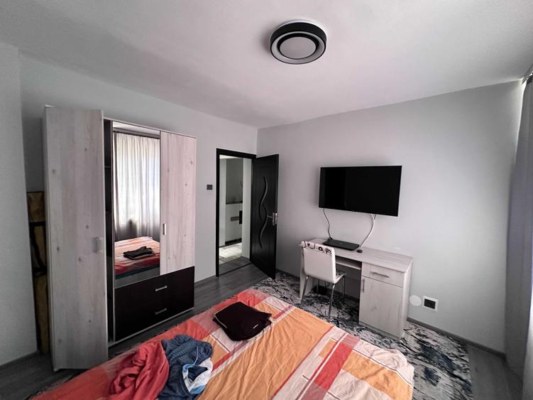 Apartament cu 3 camere decomandat în Central