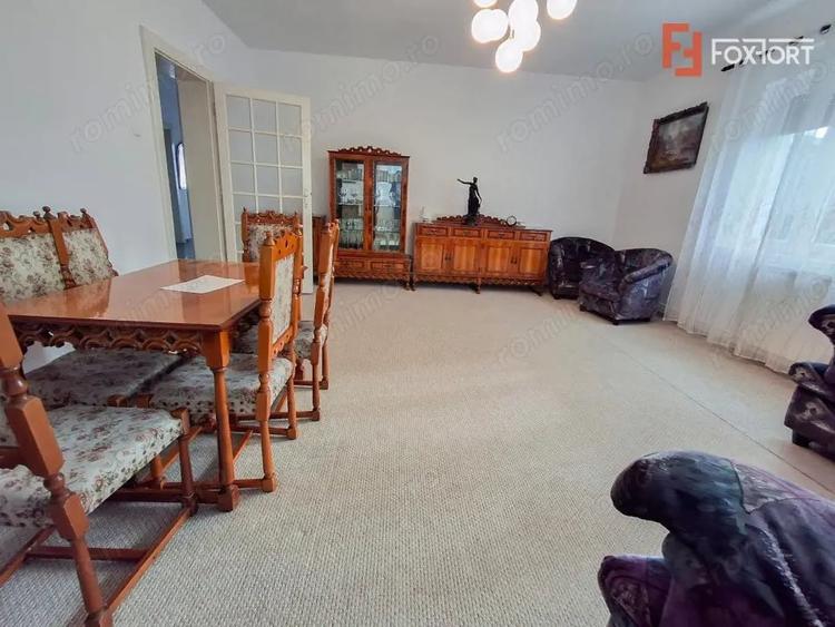 Apartament cu 3 camere decomandat, mobilat în Crișan