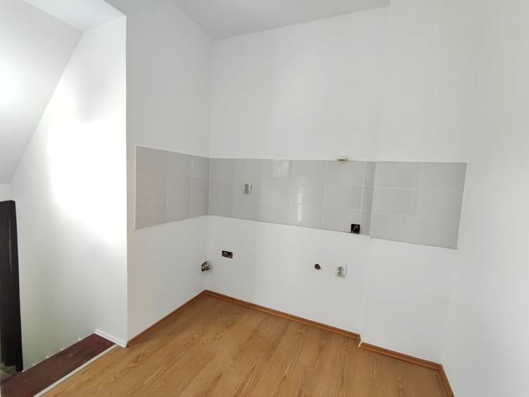 Apartament cu 2 camere decomandat în Victoriei