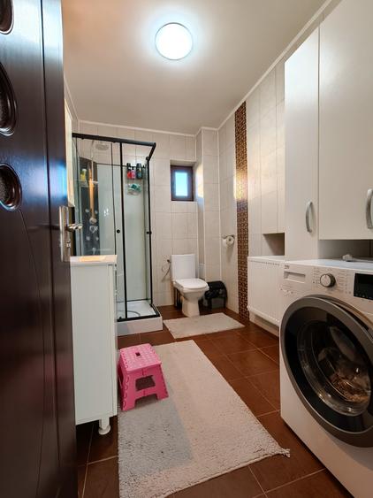Casă individuală cu 5 camere cu Teren 500 Mp în Săbăreni