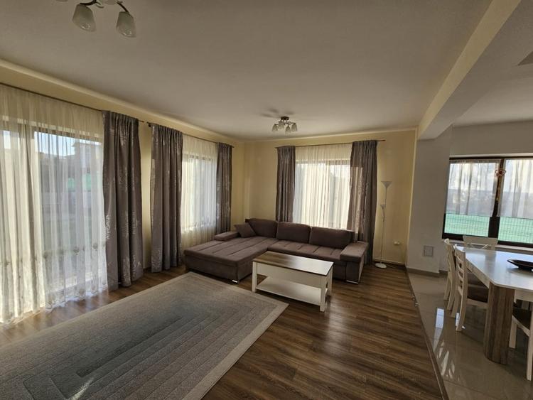 Duplex cu 4 camere cu Teren 300 Mp în Europa