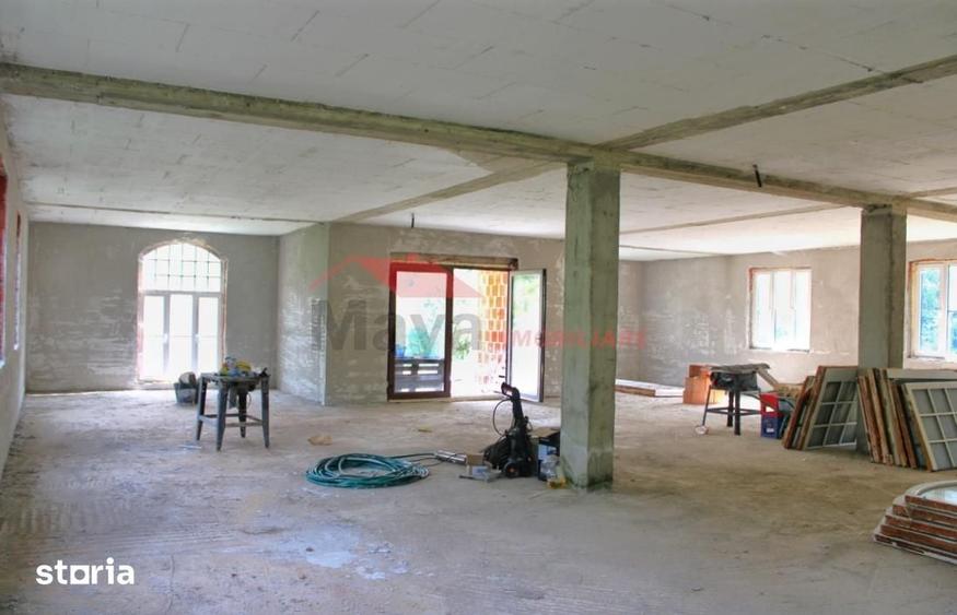Casă cu Teren 2300 Mp în Negrilești