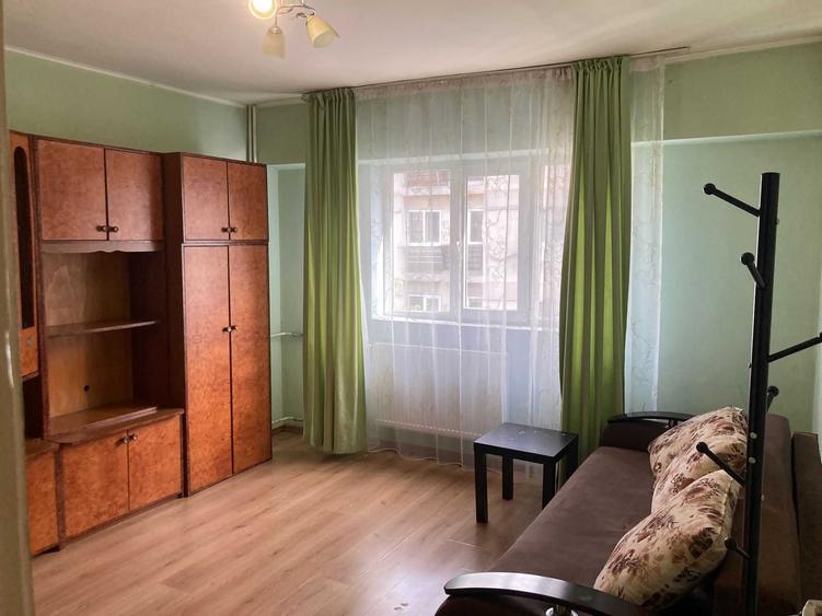 Apartament cu 2 camere decomandat în Exterior Vest