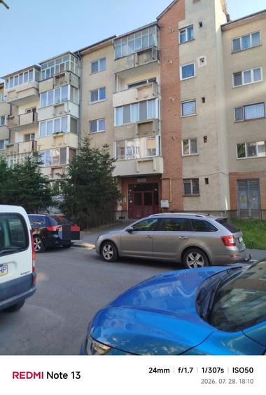 Apartament cu 3 camere decomandat în Central