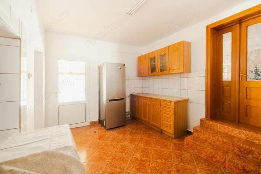 Casă cu Teren 2634 Mp în Jebel