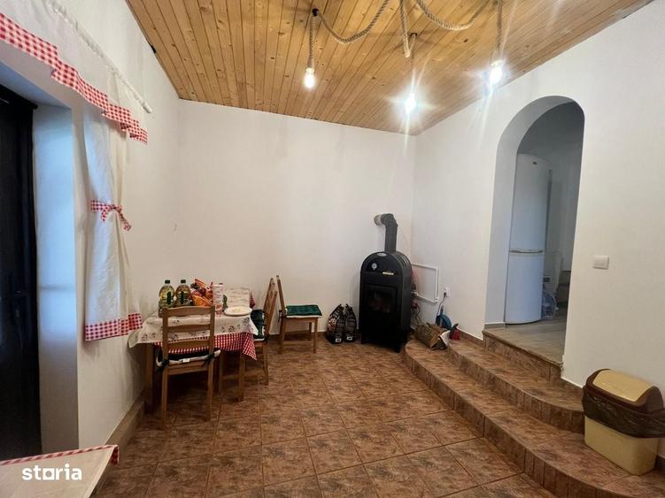 Casă cu 3 camere în Câmpu Cetății