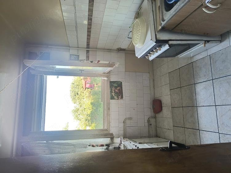 Apartament cu 3 camere semidecomandat în Balta Albă