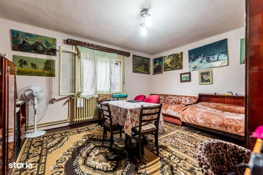 Casă cu 4 camere în Vladimirescu
