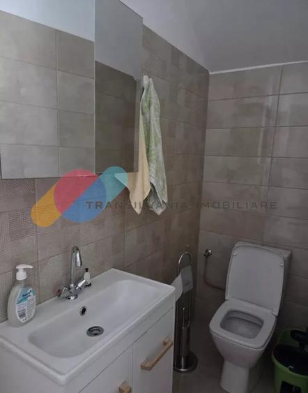 Casă individuală cu 4 camere cu Canalizare în Iris