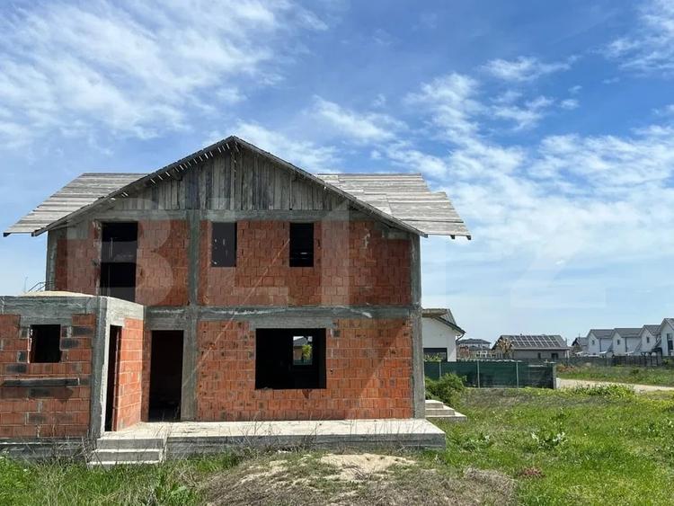 Casă individuală cu 6 camere cu Teren 635 Mp în Crevedia