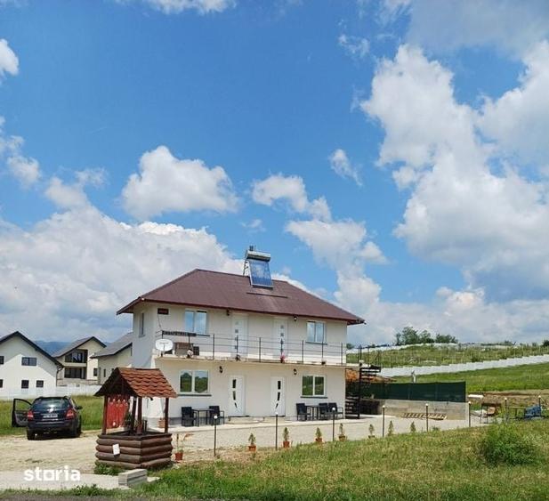 Casă cu 4 camere cu Teren 110 Mp în Central