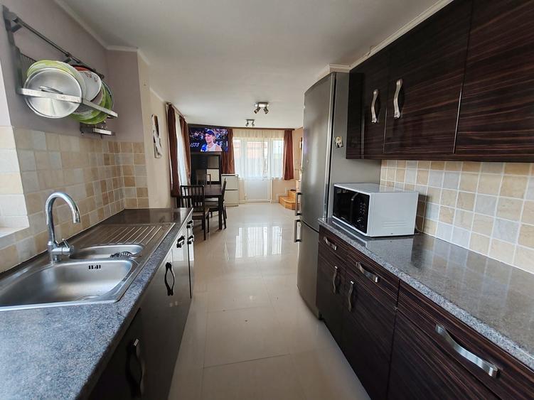 Casă cu 3 camere cu Teren 1300 Mp în Viforâta