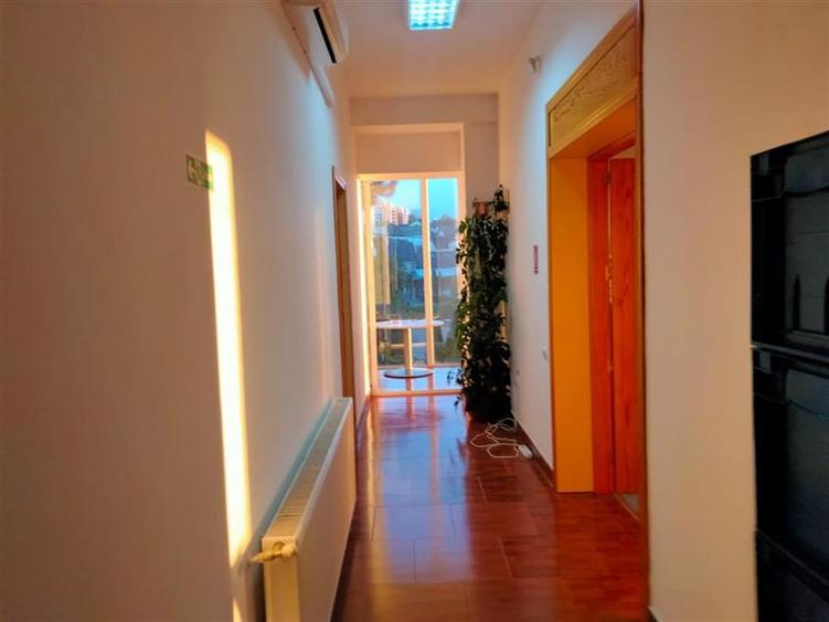 Apartament cu 4 camere semidecomandat în Bună Ziua