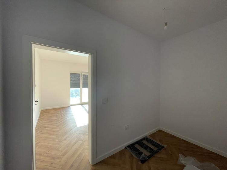 Duplex cu 4 camere cu Canalizare în Covaci