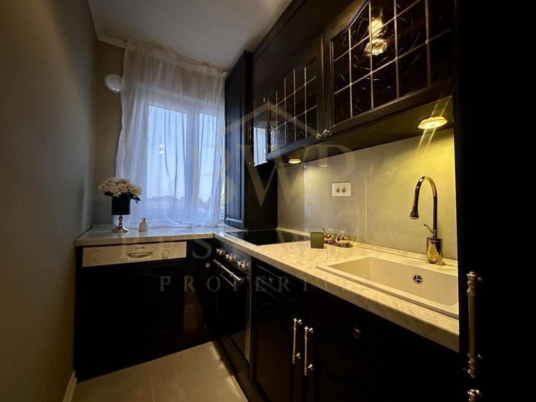Apartament cu 3 camere semidecomandat, mobilat în Cetății