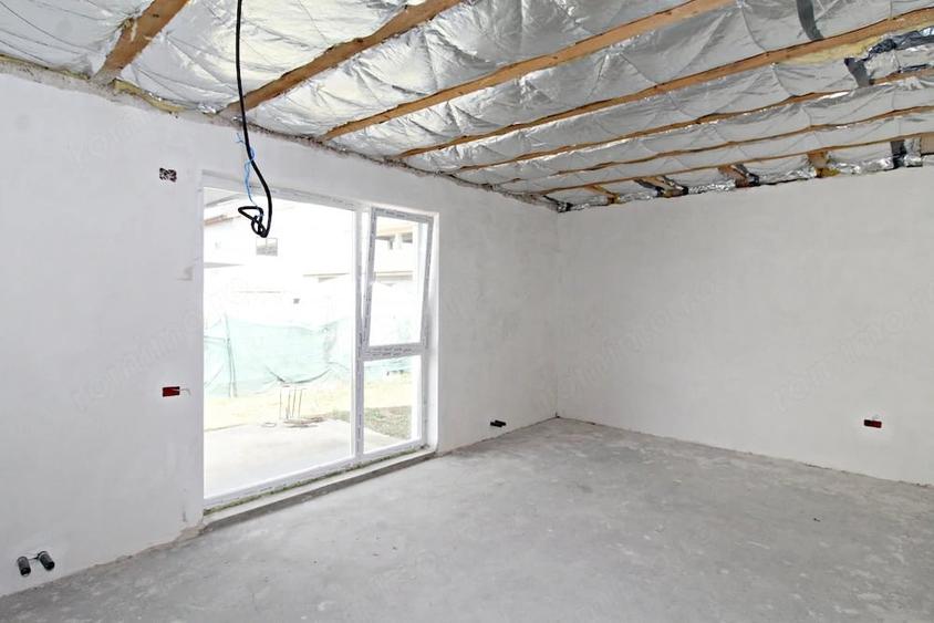 Casă cu Teren 445 Mp în Cumpăna