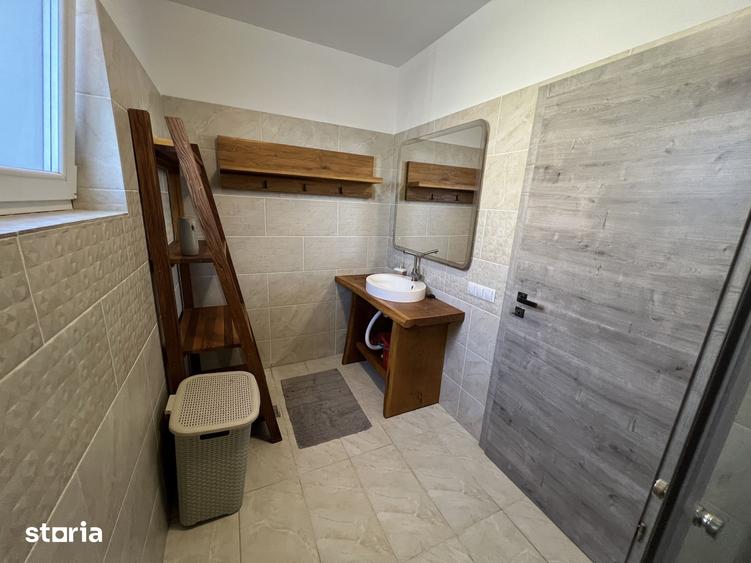 Casă cu 4 camere decomandat cu Teren 250 Mp în Țiglari