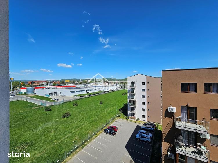Apartament cu 3 camere decomandat, mobilat în Central