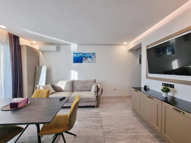 Apartament cu 2 camere semidecomandat, mobilat în Vest
