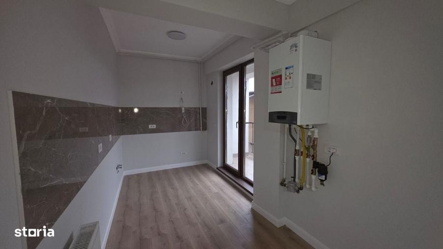 Apartament cu 3 camere semidecomandat în Dămăroaia