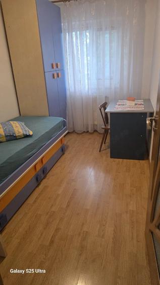 Apartament cu 3 camere decomandat în Horia
