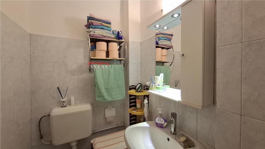 Apartament cu 3 camere decomandat, mobilat în Central