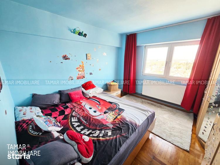Apartament cu 4 camere decomandat în Aurel Vlaicu