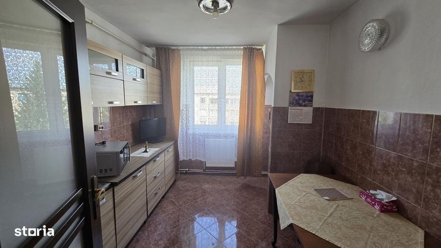 Apartament cu 4 camere în Central