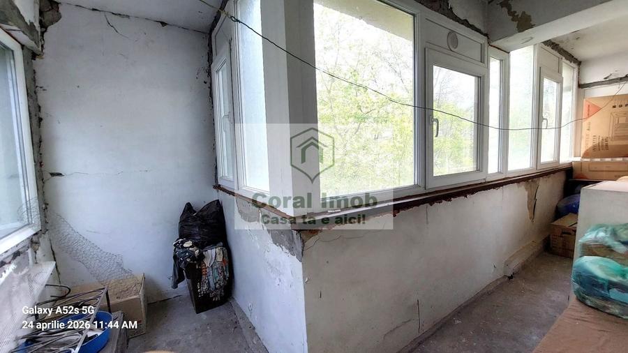Apartament cu 3 camere semidecomandat în Doamna Ghica