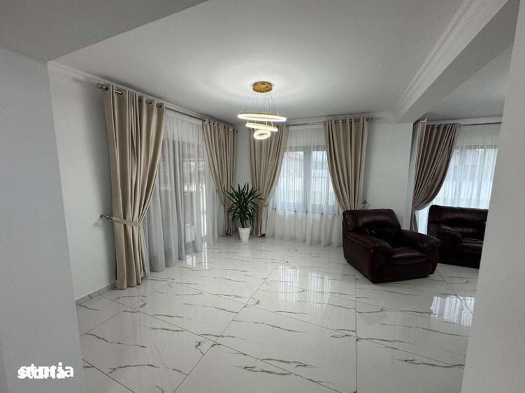 Casă cu 5 camere cu Teren 1213 Mp în Ostroveni