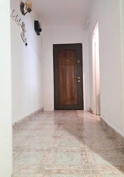 Apartament cu 2 camere semidecomandat în Micro 4